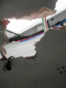 La inspección desde el interior permitió analizar el patrón de rotura de la estructura.